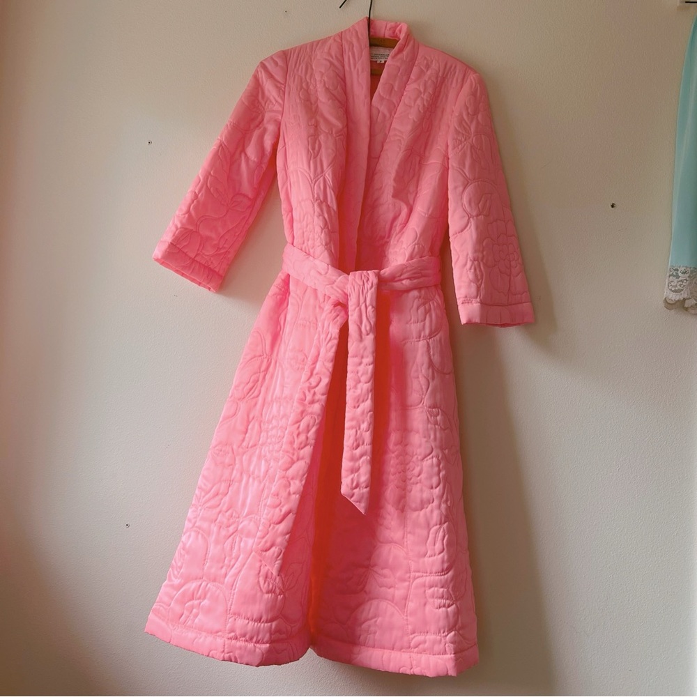 vintage 50s/60s Marshall Field glam quilted pink ruffle robe size XS/S